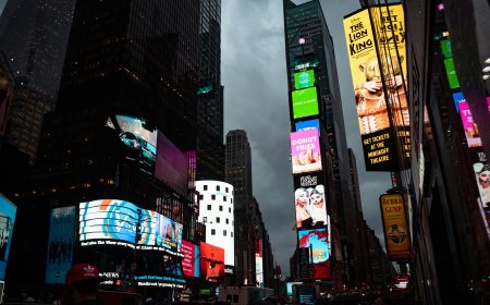 Unlocking 2024's Digital Signage Trends